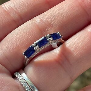 NWT Elegant Natural Sapphire Gemstone Band Ring in 925 Silver Size 7